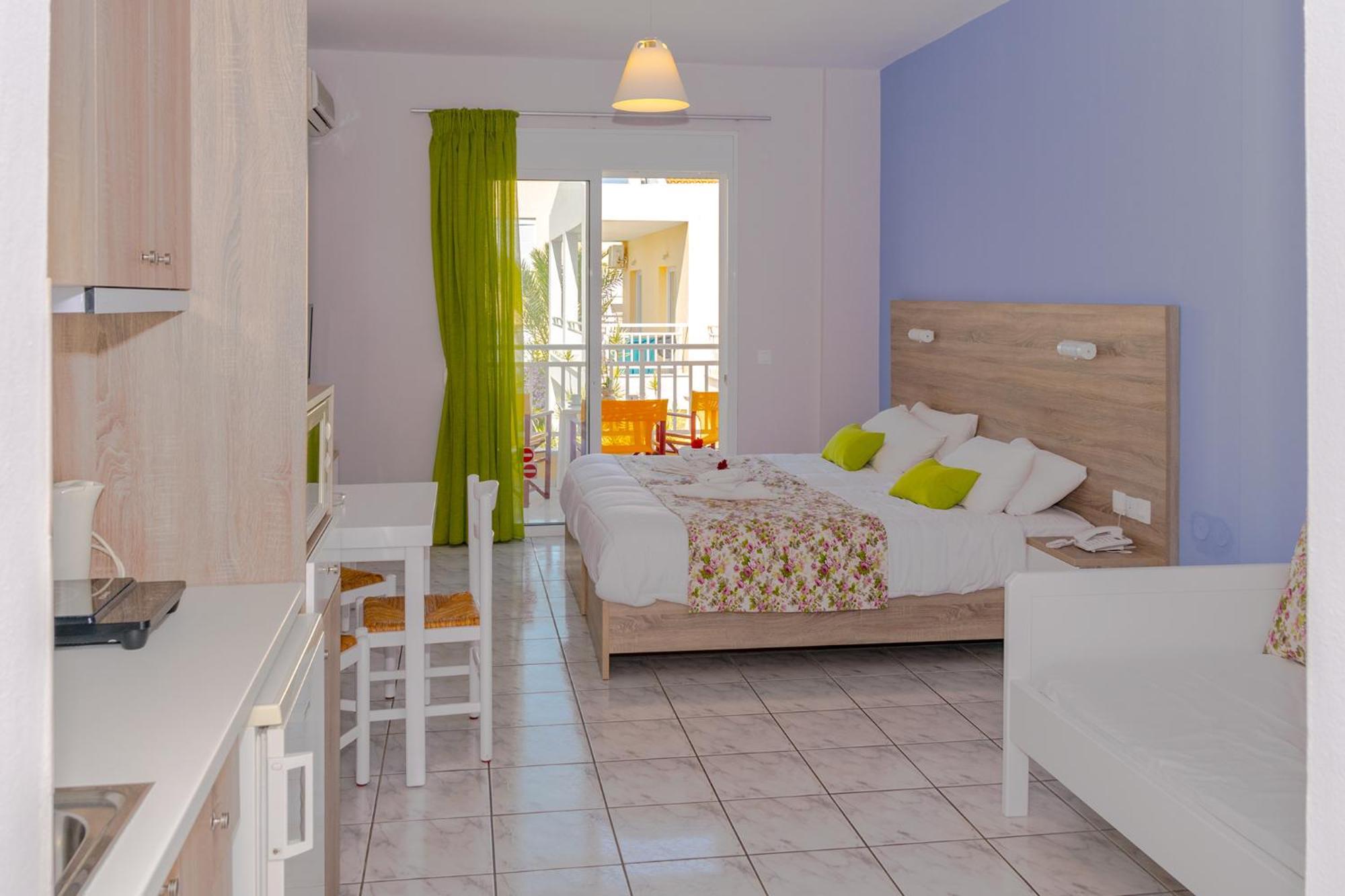 Evelin Aparthotel 2*